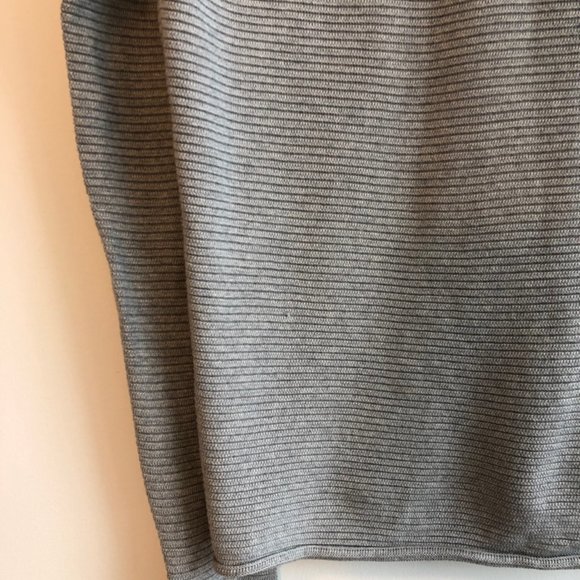 Aritzia Wilfred V Neck Knit Top - Picture 5 of 5